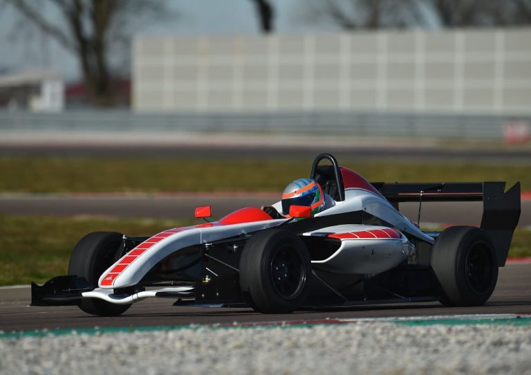 Formula Predator’s PC015