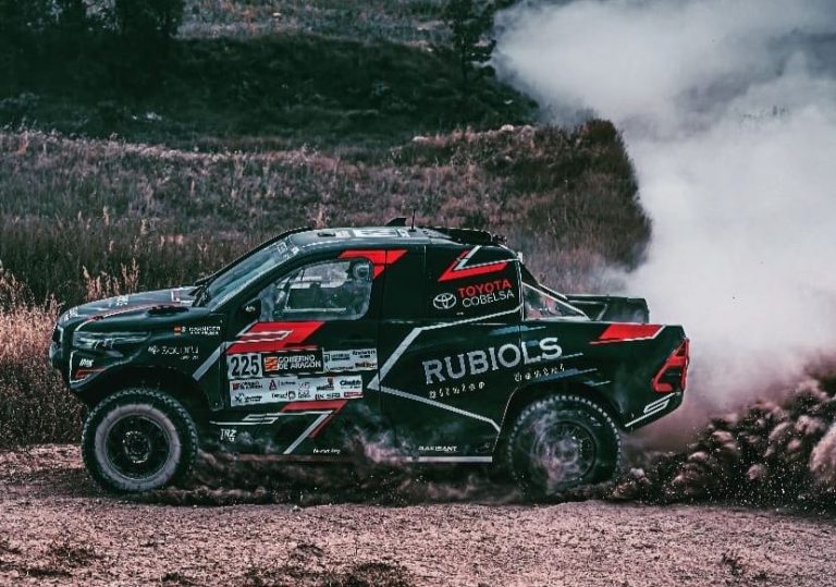 TOYOTA HILUX T1 5.0L V8 EX NASSER
