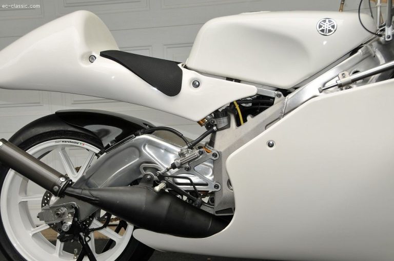 2009 Yamaha TZ250 5KE along with all spares