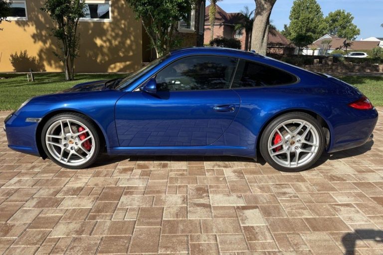 2012 Porsche 911 Carrera S Coupe 6-Speed