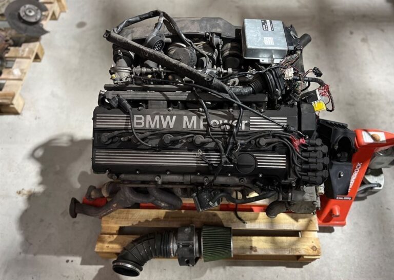 BMW M5 S38B36 engine