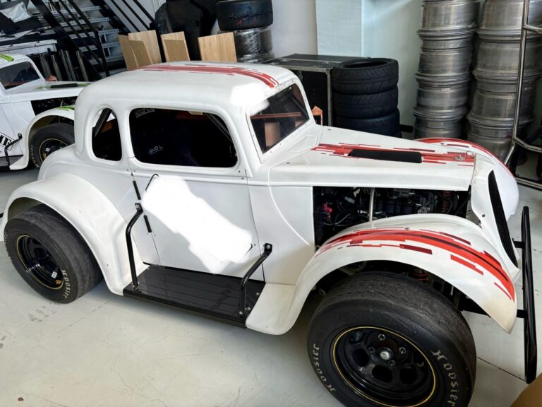 2 Unit Legend Car 2000