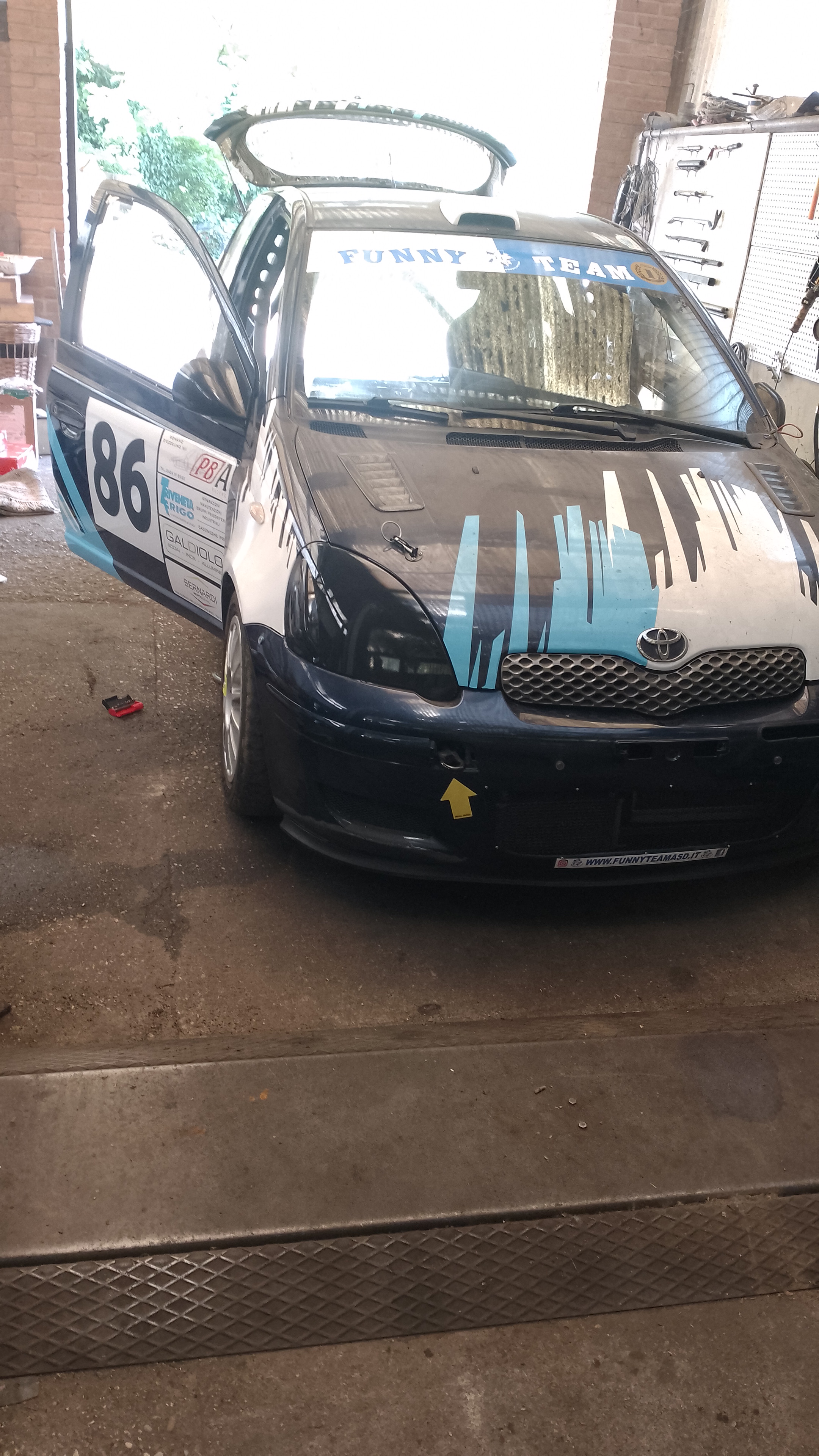 Toyota Yaris mk1 ph2 1.3