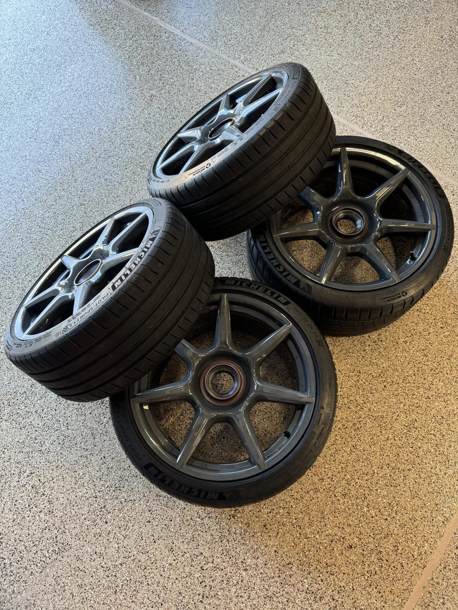 20×9″ and 20×11.5″ Porsche Carbon-Fiber Wheels