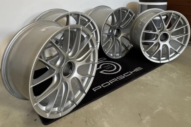 20×9.5″ and 21×12.5″ BBS Magnesium Center-Lock Wheels for Porsche