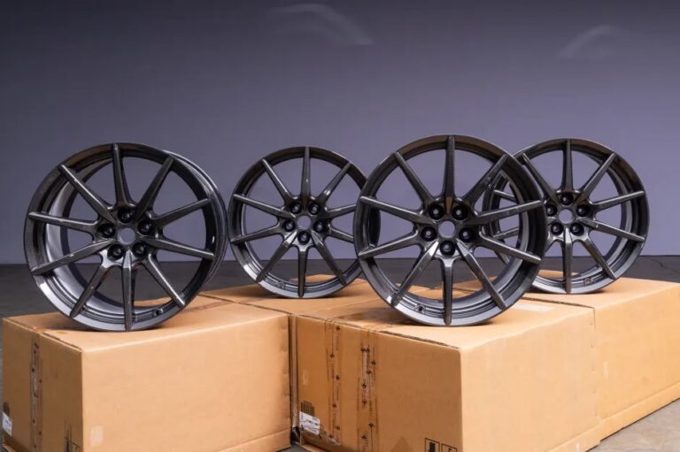 20×9″ and 20×11″ Carbon-Fiber Wheels for Ferrari