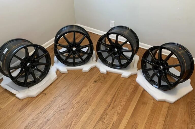 20×9″ and 20×11″ Carbon-Fiber Wheels for Ferrari 488 Pista