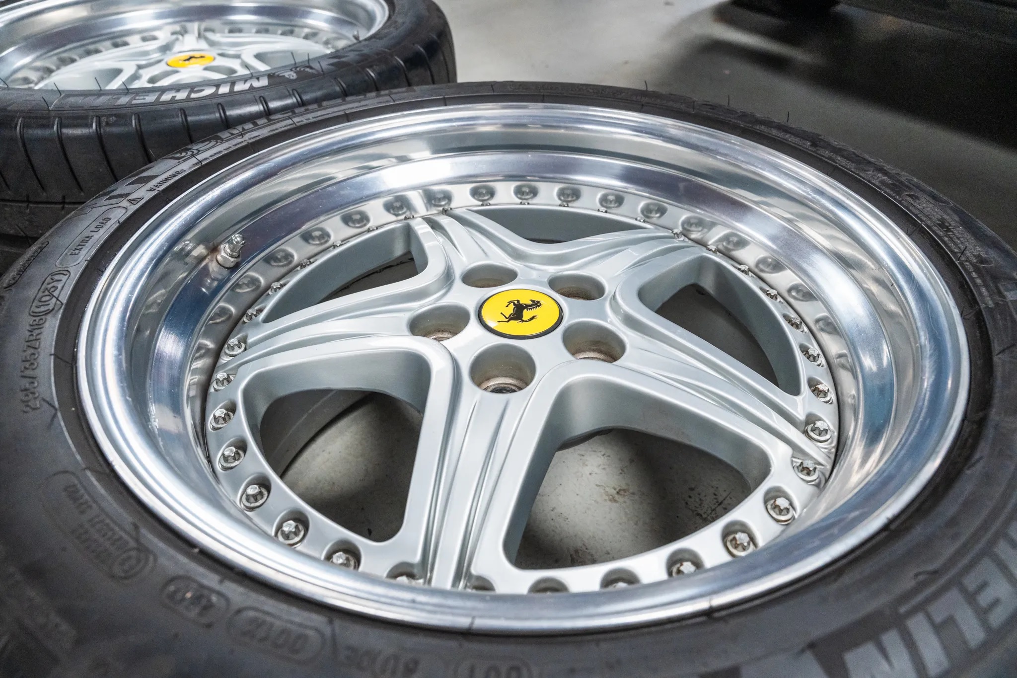 18×8.5″ and 18×10.5″ Speedline Wheels for Ferrari 550 Maranello