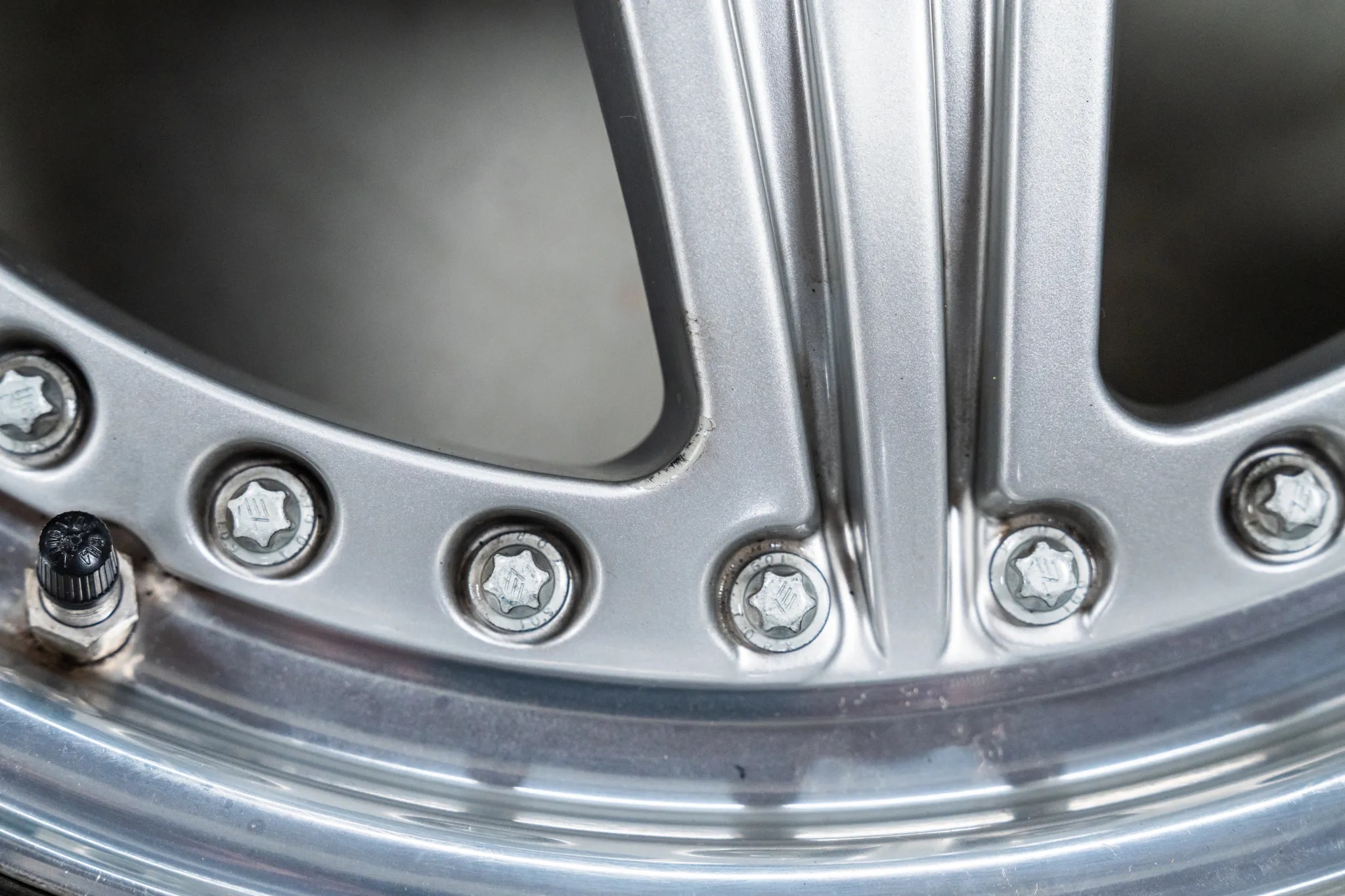 18×8.5″ and 18×10.5″ Speedline Wheels for Ferrari 550 Maranello