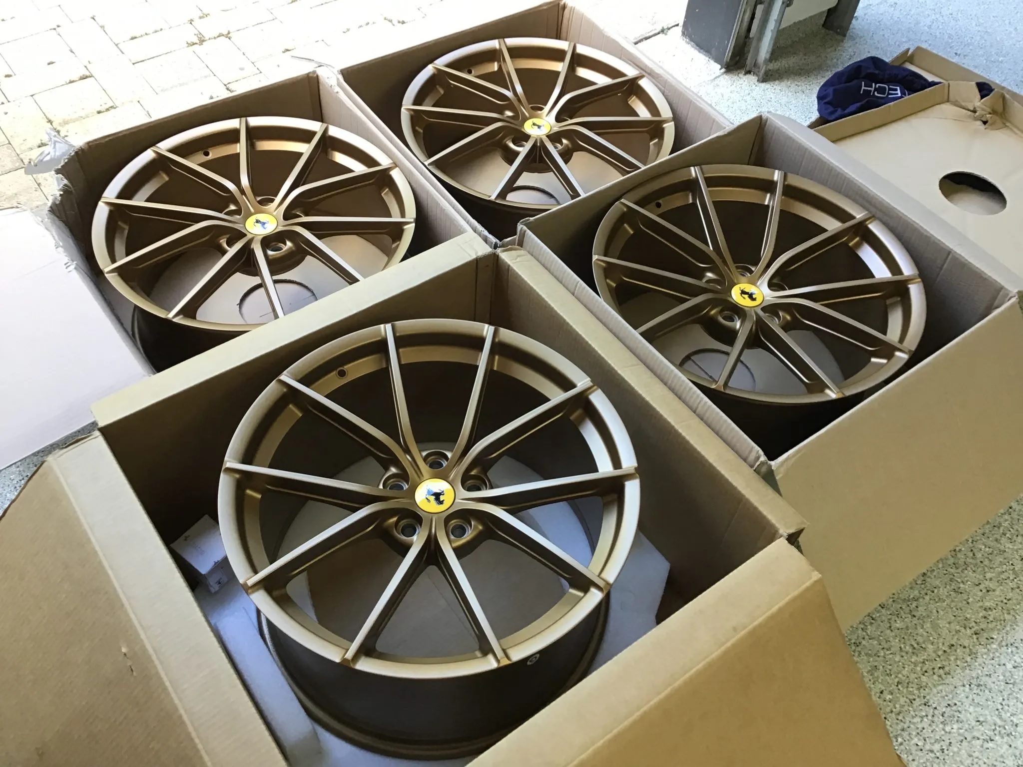 20×9″ and 20×11″ AppTech Wheels for Ferrari Pista