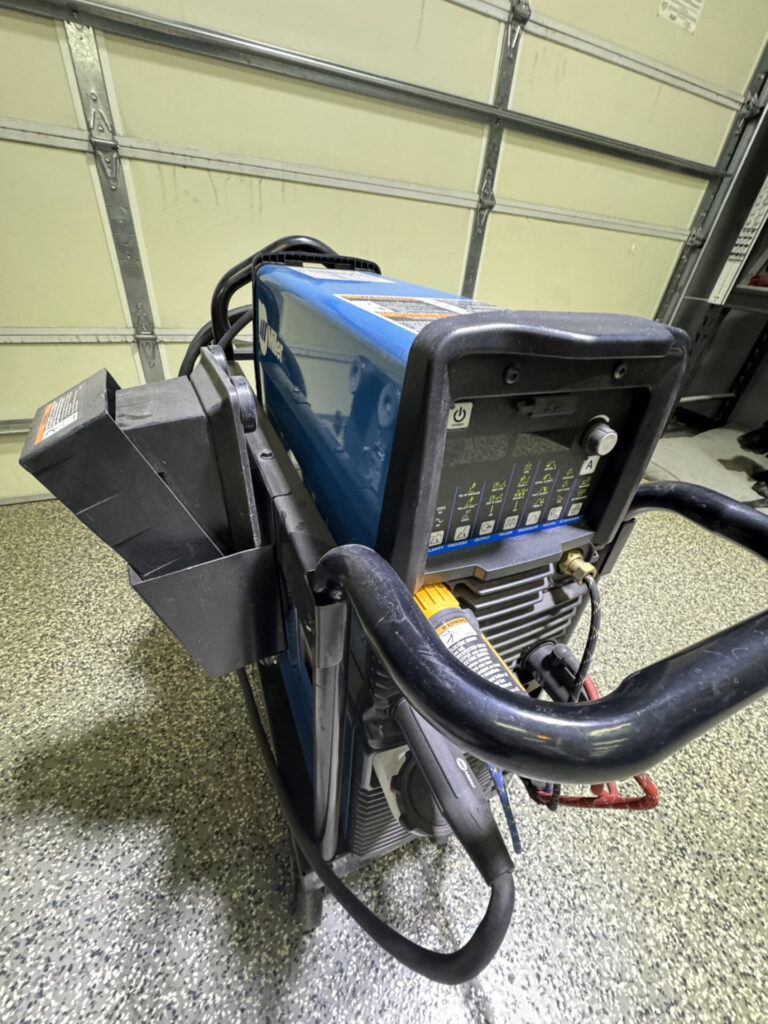 Miller Dynasty 280DX Tigrunner Like New