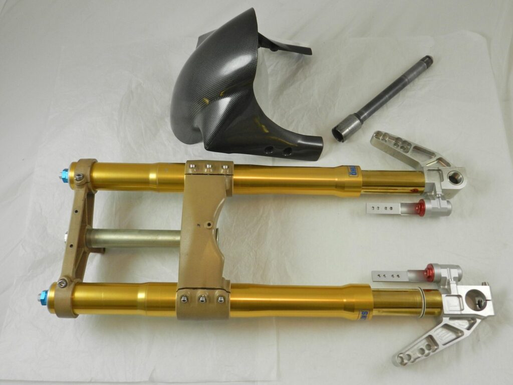 996R Ohlins FG8750 SBK Forks and Wide Track Magnesium Yokes and Mudguard Spindle