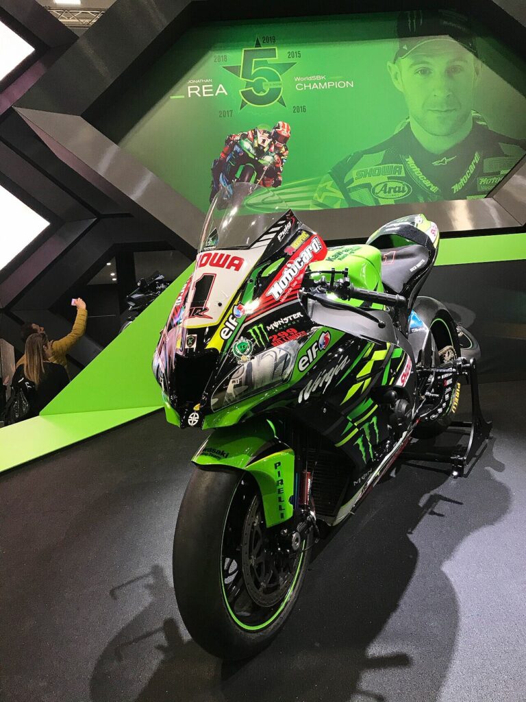 Kawasaki Ninja ZX-10R (Superbike race)