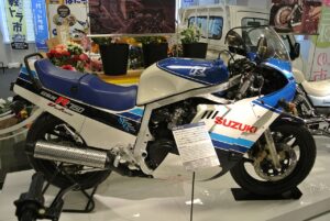 Suzuki GSX-R750 (race)