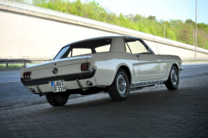 Ford Mustang FR500 (race)