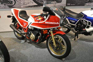 Honda CB1100R (race)