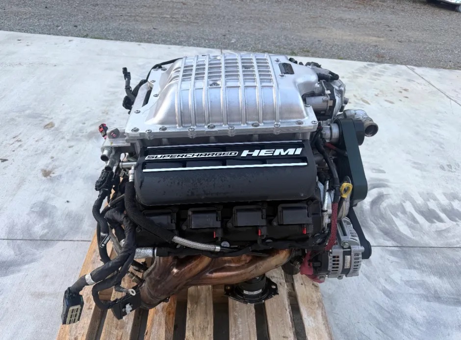 Dodge Charger SRT Hellcat Redeye Jailbreak 6.2L V8 Engine