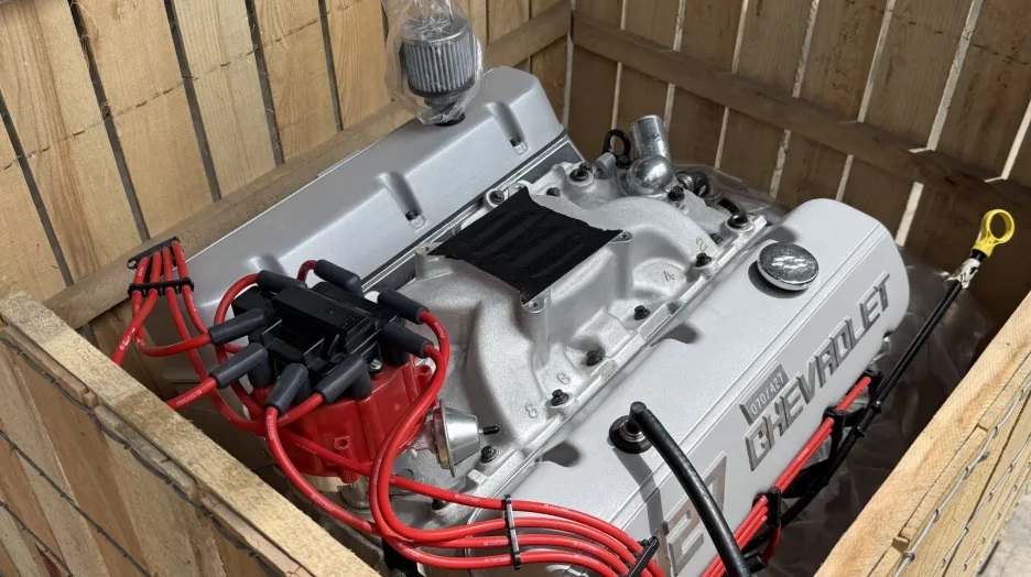 GM Performance Parts Anniversary Edition Chevrolet 427 Crate Engine