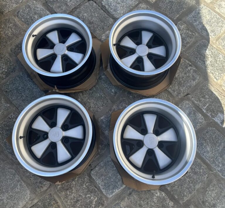 Porsche 911 15×9″ and 15×11″ Fuchs Wheels