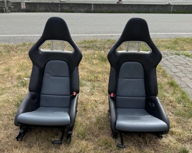Porsche 997 Turbo carbon fiber folding bucket seats