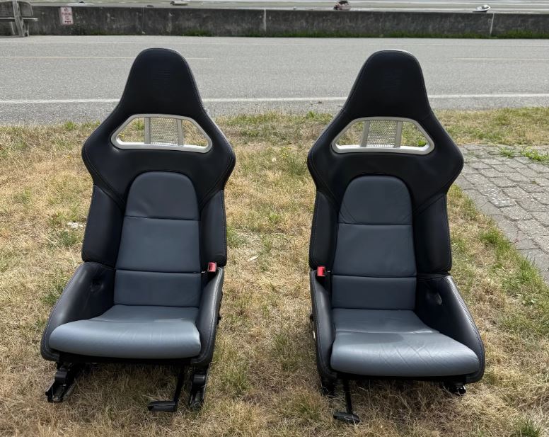 Porsche 997 Turbo carbon fiber folding bucket seats