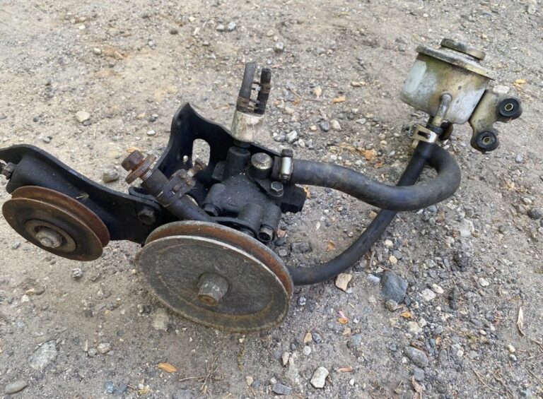 1985 Toyota Celica RA64 RA65 22RE engine power steering pump assembly pulley oem