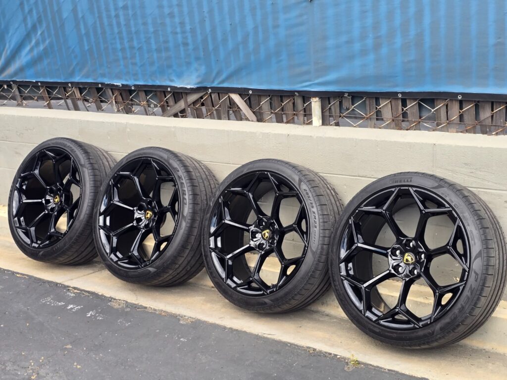 2025 23" Lamborghini URUS Performante black OEM factory wheels