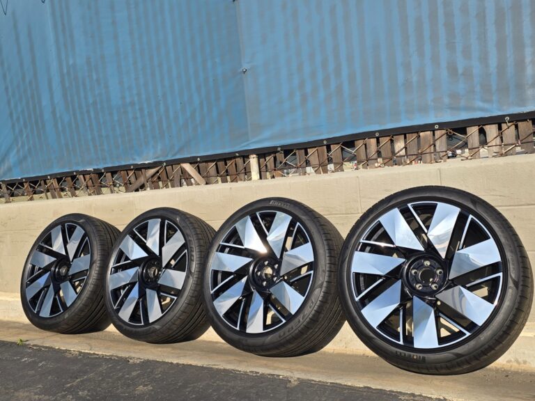 23″ Rolls Royce Cullinan OEM factory wheels & tires