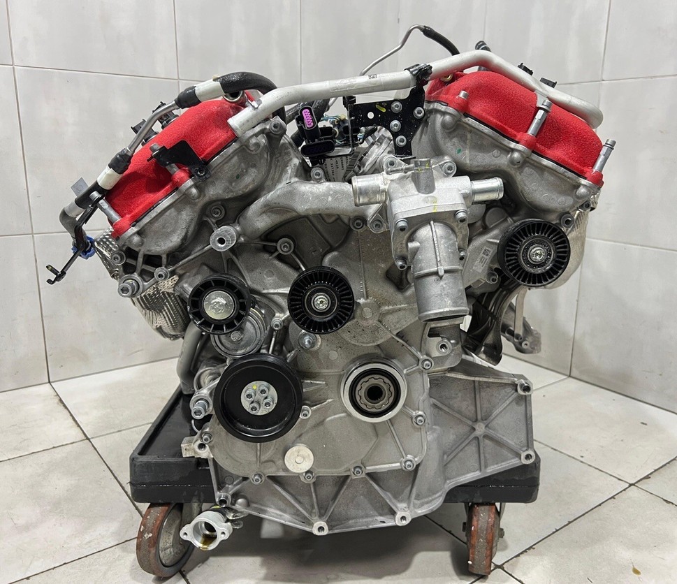 Ferrari Purosangue F140IA V12 730HP Engine