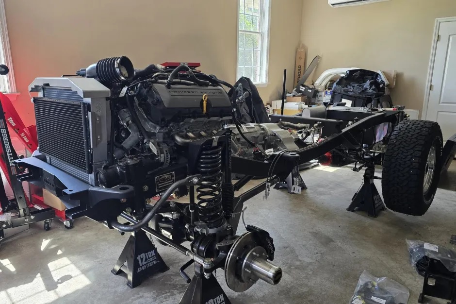 Kincer Classic Series Chassis for Ford Bronco w/Coyote Powertrain