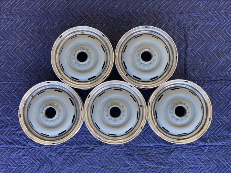 15×5″ Rudge Knock-Off Wheels and Brake Drums for Mercedes-Benz 300SL Gullwing