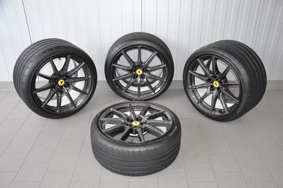 Ferrari SF90 Alloy Wheels Carbon Tires Set